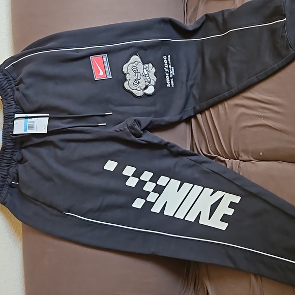 Nike sweat pants - Picture 1 of 3